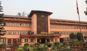 माधव नेपालको मुद्दा फेरि ‘हेर्न नभ्याइने’ सूचीमा