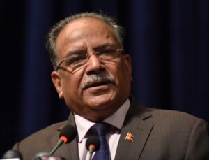 ओलीलाई प्रचण्डको चेतावनी : अब राजनीतिबाटै बाहिर निकाली दिन्छु