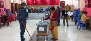 काँग्रेस सुदूरपश्चिम अधिवेशन : मतदान सकियो, राति ९ बजेदेखि गणना हुने काँग्रेस सुदूरपश्चिम अधिवेशन : मतदान सकियो, राति ९ बजेदेखि गणना हुने