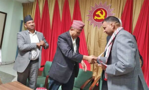 एकीकृत समाजवादीका अछाम जिल्ला अध्यक्ष एमालेमा फर्किए एकीकृत समाजवादीका अछाम जिल्ला अध्यक्ष एमालेमा फर्किए