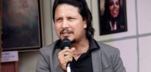 ६० वर्ष कटेका उम्मेदवारलाई मतदान नगर्ने दीपकराज गिरीको घोषणा ६० वर्ष कटेका उम्मेदवारलाई मतदान नगर्ने दीपकराज गिरीको घोषणा