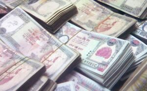 बैंकमा फर्कियो ८ अर्ब रुपैयाँ : कर्जा लगानीमा स्थिरता