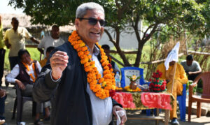 ओली महेन्द्रनगरमा झुटको खेती गरेर फर्किए : रमेश लेखक