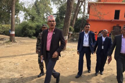 धनगढी पुगे एमाले उपाध्यक्ष पौडेल, गरे शिवपुरी धामको दर्शन (तस्बिरहरू)