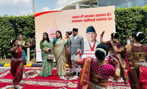प्रधानमन्त्री प्रचण्डलाई दिल्लीमा राज्यमन्त्रीले गरिन् स्वागत