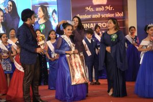 ‘सव–टाइटल ट्यालेन्ट ड्रेसेज फोटोजेनिक पुरस्कार’ फलेंसालाई ‘सव–टाइटल ट्यालेन्ट ड्रेसेज फोटोजेनिक पुरस्कार’ फलेंसालाई