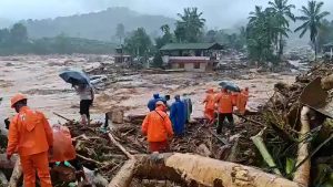 भारत केरला पहिरोमा परेर मृत्यु हुनेको संख्या ९३ पुग्यो भारत केरला पहिरोमा परेर मृत्यु हुनेको संख्या ९३ पुग्यो