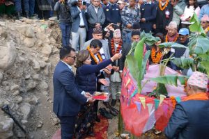 परराष्ट्रमन्त्री आरजु राणा देउवाले कैलालीको चिसापानीमा केबलकारको शिलान्यास परराष्ट्रमन्त्री आरजु राणा देउवाले कैलालीको चिसापानीमा केबलकारको शिलान्यास
