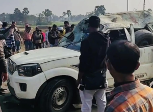 महाकुम्भ मेलामा सहभागी भएर फर्किरहेको गाडी दुर्घटना हुँदा एकै परिवारका पाँच नेपालीको मृत्यु महाकुम्भ मेलामा सहभागी भएर फर्किरहेको गाडी दुर्घटना हुँदा एकै परिवारका पाँच नेपालीको मृत्यु