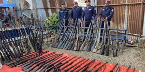 बैतडीमा २८७ बन्दुक फिर्ता बैतडीमा २८७ बन्दुक फिर्ता