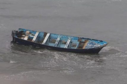 अछाममा कर्णाली नदी तर्ने क्रममा डुङ्गा पल्टिएर छोराको मृत्यु, बुबा बेपत्ता