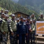 बाजुराको लाम्पाटा सुरक्षा वेशमा हेलिकप्टरमार्फत बन्दोबस्तीका सामग्री पुर्याइयो बाजुराको लाम्पाटा सुरक्षा वेशमा हेलिकप्टरमार्फत बन्दोबस्तीका सामग्री पुर्याइयो