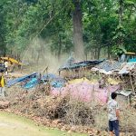 कैलालीमा वन अतिक्रमण हटाइयो, ४७ संरचना भत्काइए