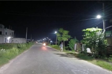 धनगढी- ६ कालो पुल देखि वडा ११ बेला सम्ममा ८४ वटा स्मार्ट सडक बत्ती जडान