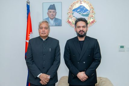 प्रधानमन्त्री शाह र नेपालका लागि भारतका राजदूत नवीन श्रीवास्तव बीच शिष्टचार भेट