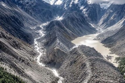 बाढी बढेपछि रसुवादेखि चितवनसम्मका उद्धारकर्तालाई सतर्क रहन आग्रह