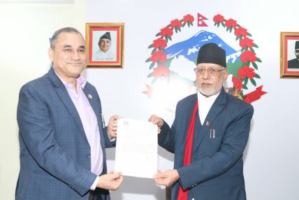 सुदूरपश्चिमका मुख्यमन्त्री कमलबहादुर शाहले दिए राजीनामा , नयाँ मुख्यमन्त्रीमा नेकपा भट्टको दावी