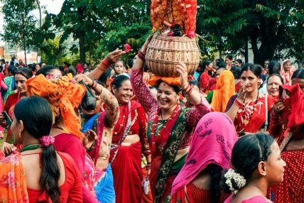 सुदूरपश्चिममा गौरा पर्व सुरुः घरघरमा बिरुडा राखी मनाइँदै