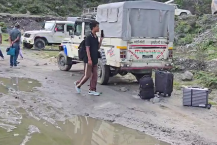 छ महिनापछि खुल्यो मार्तडी–कोल्टी सडक, जिप चले पनि बस अझै रोकिए